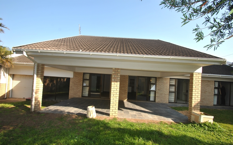 3 Bedroom Property for Sale in Bonza Bay Eastern Cape